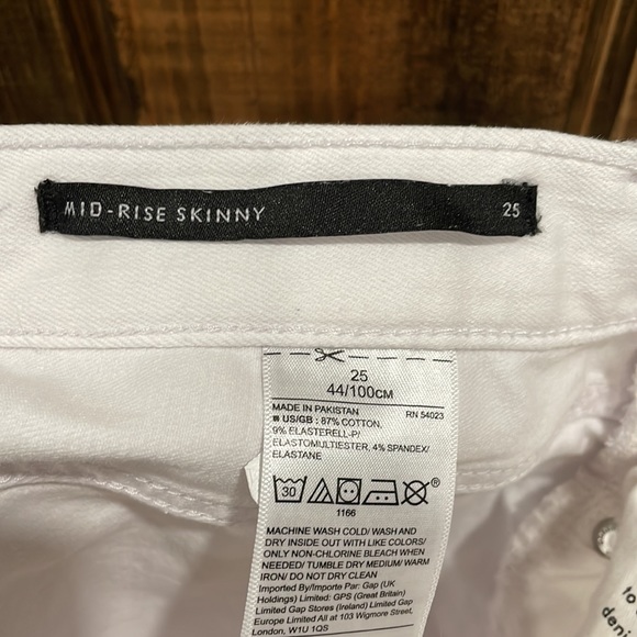 Banana Republic mid rise skinny jeans. Women’s size 25. - Picture 3 of 4